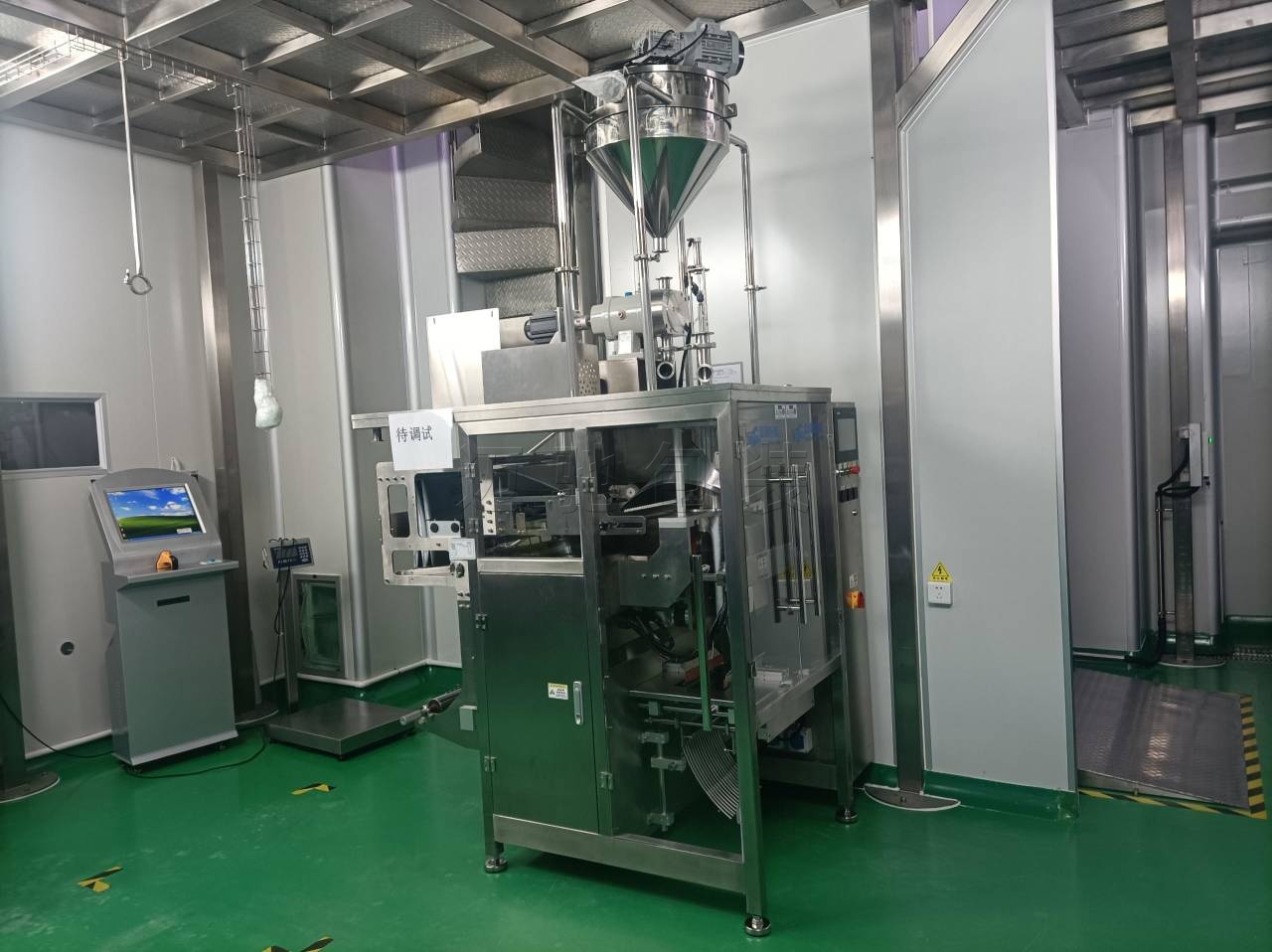 立式液体制袋包装现场.jpg 立式液体制袋包装现场.jpg